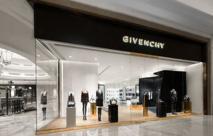 Фото магазина для детей Givenchy Фотография детского магазина Givenchy
