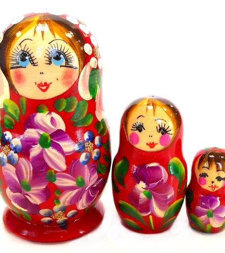 Матрешка Taowa Тройка пятилистник в красной юбке