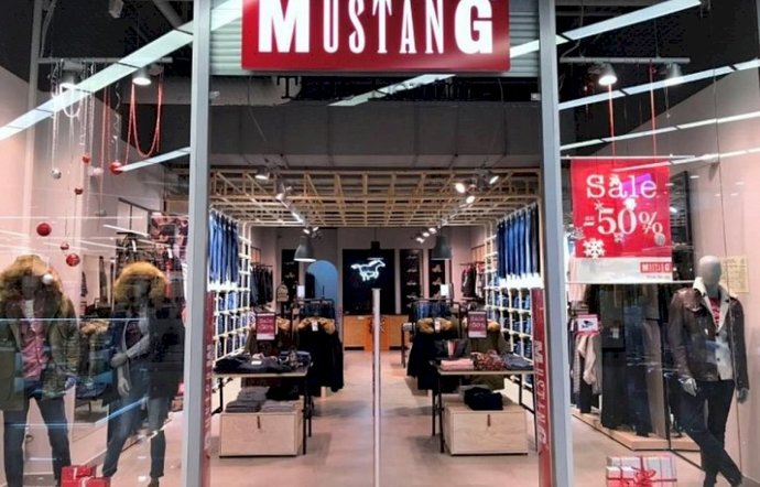 Фото магазина для детей Mustang в ТРЦ Тау Галерея Фотография детского магазина Mustang в ТРЦ Тау Галерея