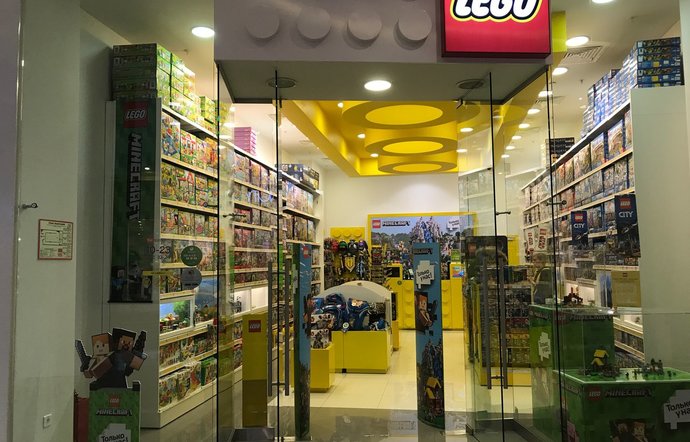 Фото магазина для детей Lego Фотография детского магазина Lego