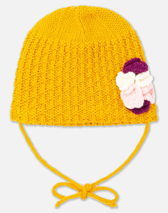 Желтая вязаная шапка для девочки