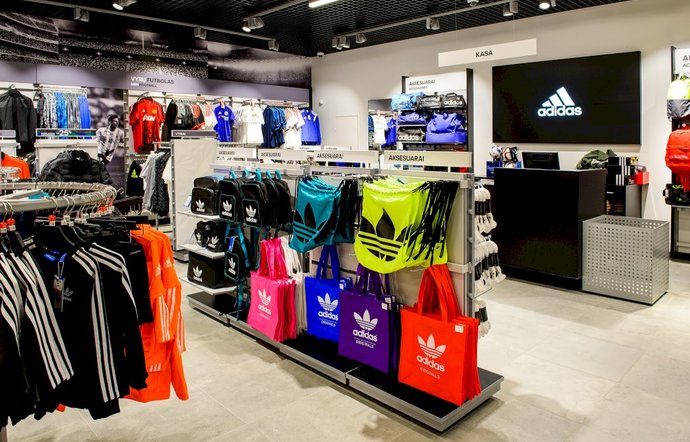 Фото магазина для детей Adidas Фотография детского магазина Adidas
