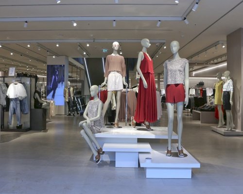 Фотография детского магазина Mango в ТЦ Мега