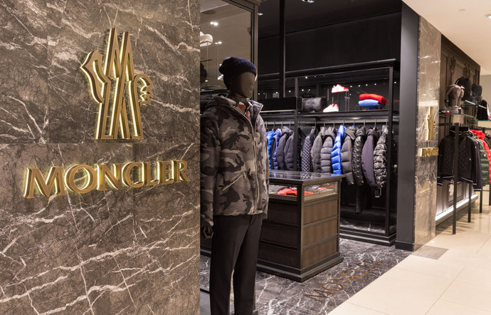 Фото магазина для детей Moncler Фотография детского магазина Moncler