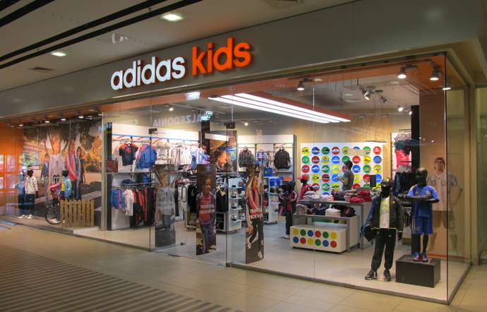 Фото магазина для детей Adidas kids Фотография детского магазина Adidas kids
