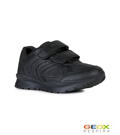 Черные кроссовки Geox